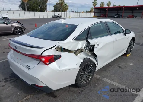 2019 Toyota Avalon Hybrid Xse z USA, uszkodzony, nr VIN 4T1B21FB4KU004612